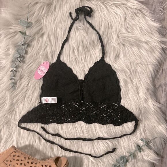 Anemone Black Halter Crochet Cropped Top - Picture 4 of 6
